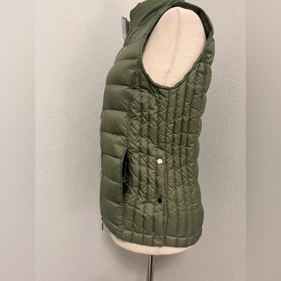 YAGP Down Vest with attached Storage Bag - Picture 3 of 7